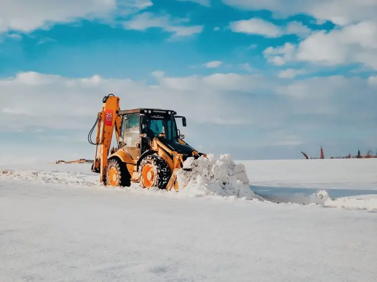Machine Snow Loader